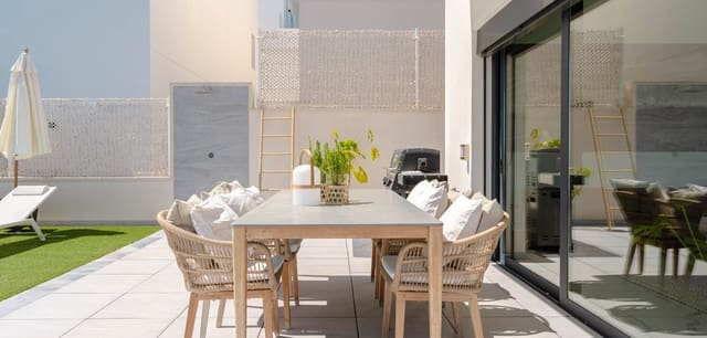 5 slaapkamer Villa te koop in San Miguel de Salinas met zwembad - € 780.000 (Ref: 9546966)