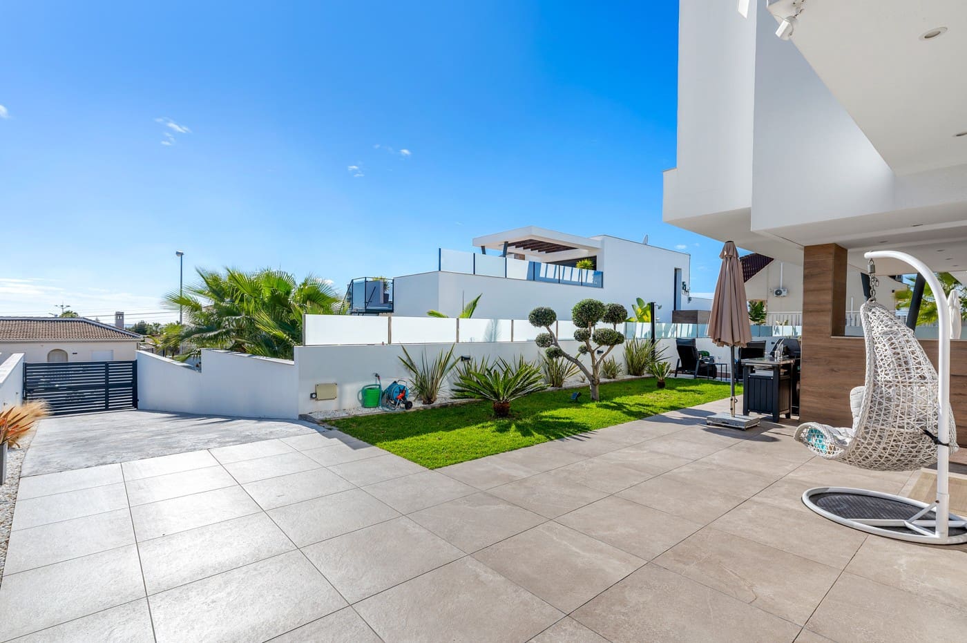 4 bedroom Villa for sale in Ciudad Quesada with pool - € 950,000 (Ref: 9606816)