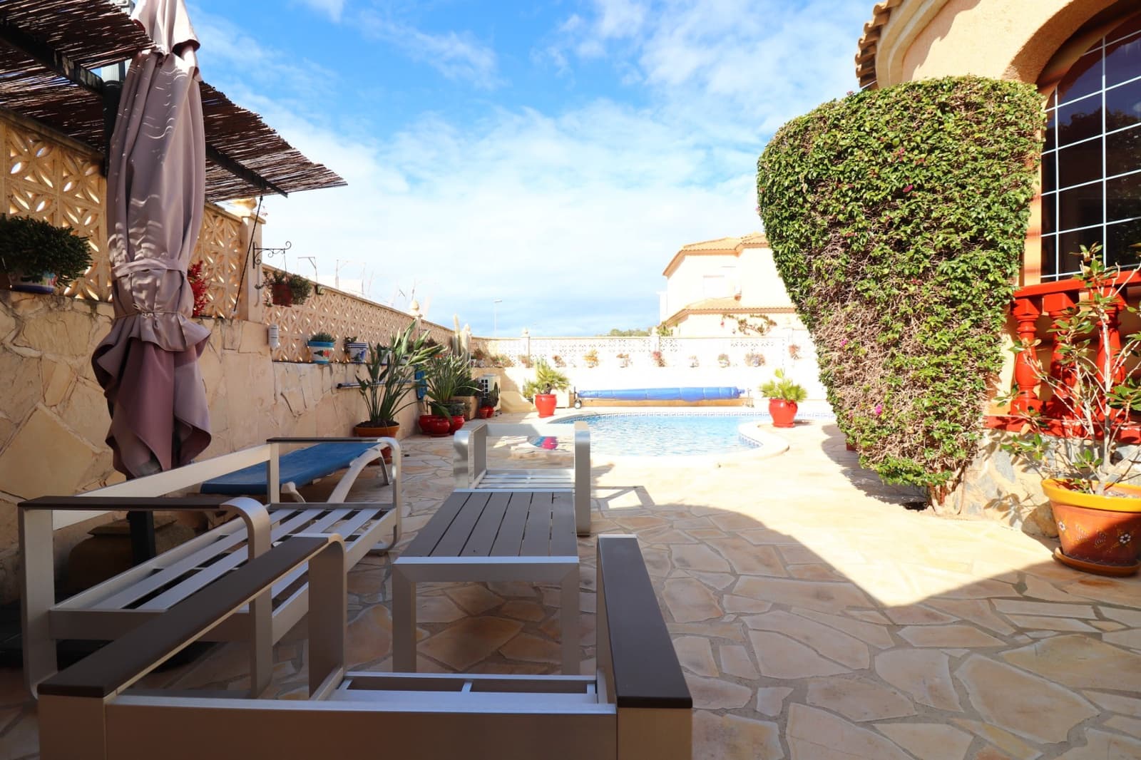 3 Zimmer Villa zu verkaufen in Ciudad Quesada mit Pool - 330.000 € (Ref: 9606828)