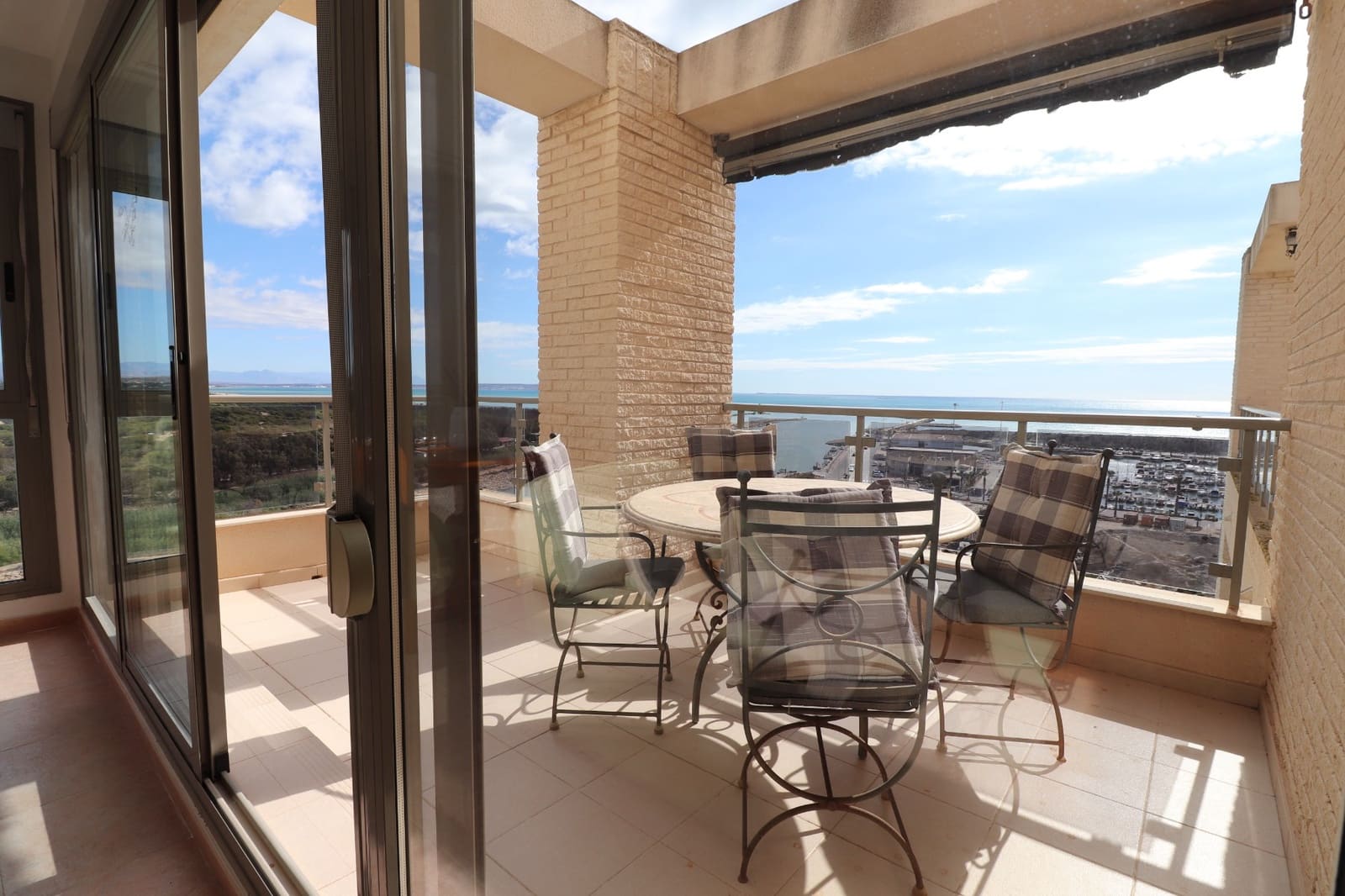 3 sovrum Lägenhet till salu i Guardamar del Segura med pool - 337 500 € (Ref: 9606831)