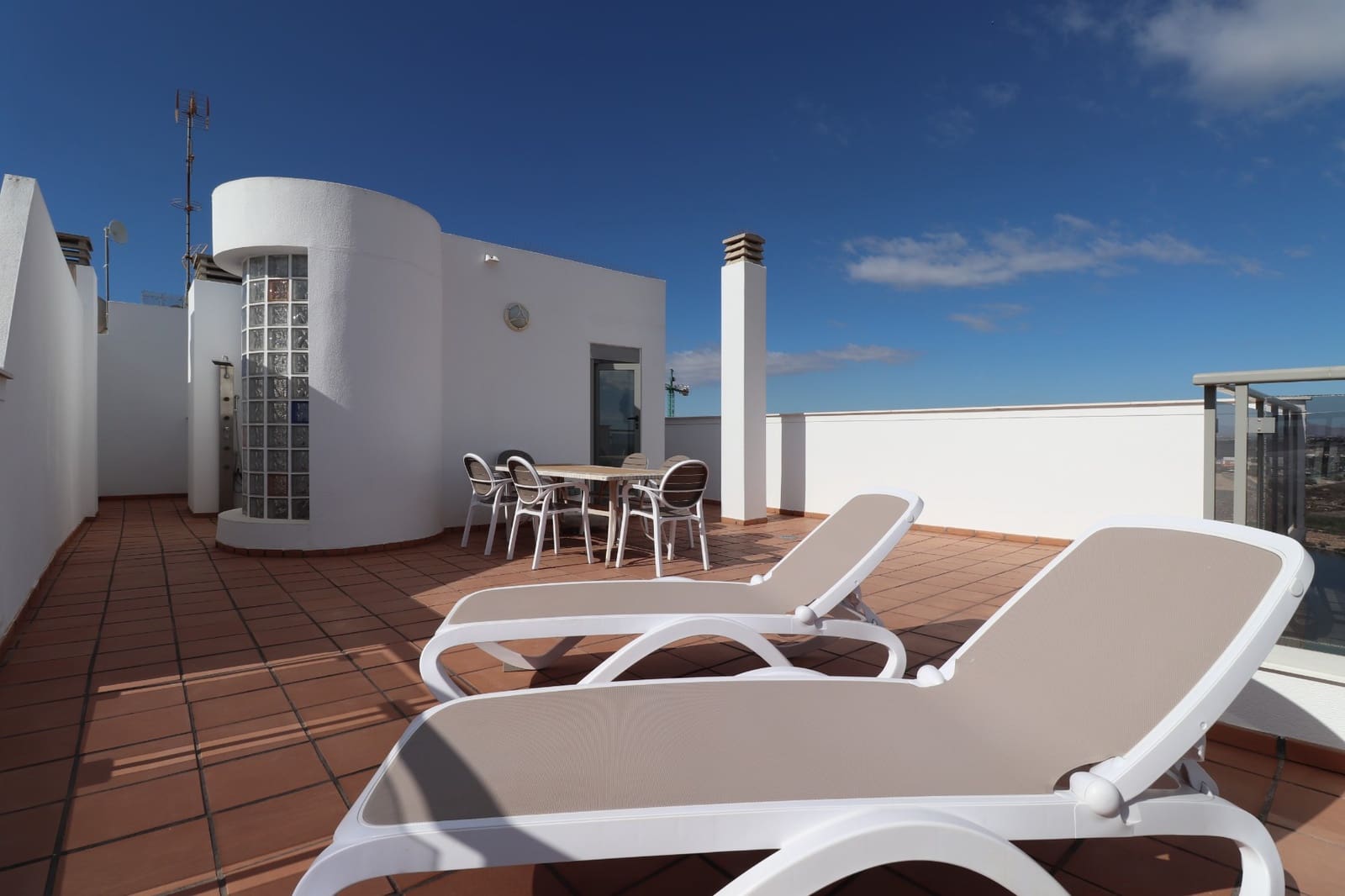 3 sovrum Lägenhet till salu i Guardamar del Segura med pool - 337 500 € (Ref: 9606831)