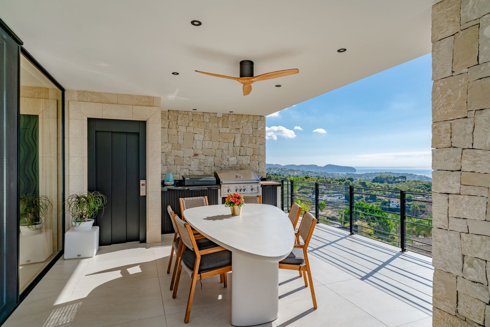 3 bedroom Villa for sale in Pedramala with pool - € 2,600,000 (Ref: 9650427)