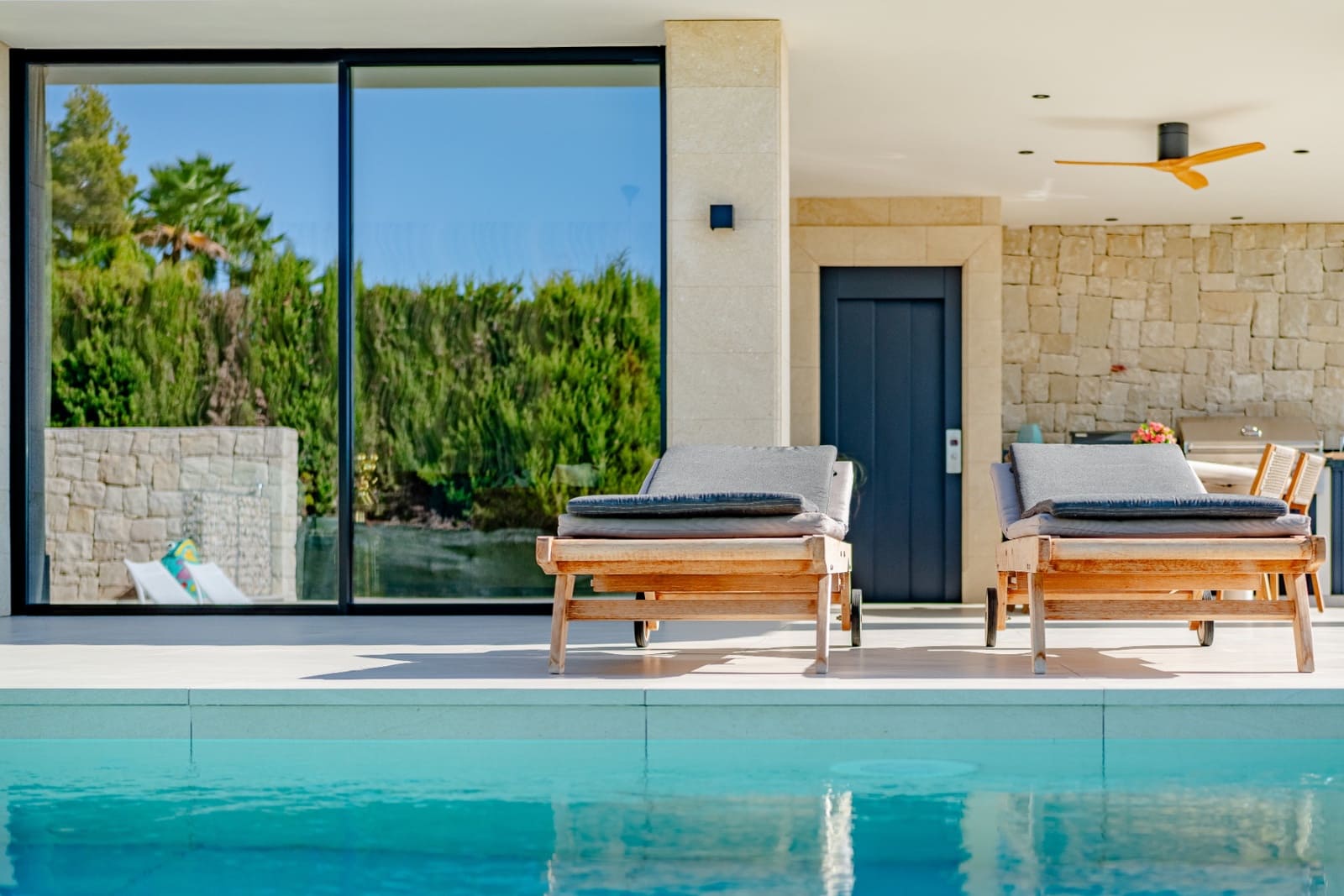 3 bedroom Villa for sale in Pedramala with pool - € 2,600,000 (Ref: 9650427)