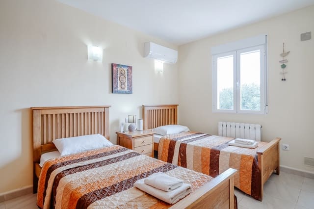 6 sypialnia Willa na sprzedaż w Moraira, Teulada-Moraira z basenem - 950 000 € (Ref: 9656956)