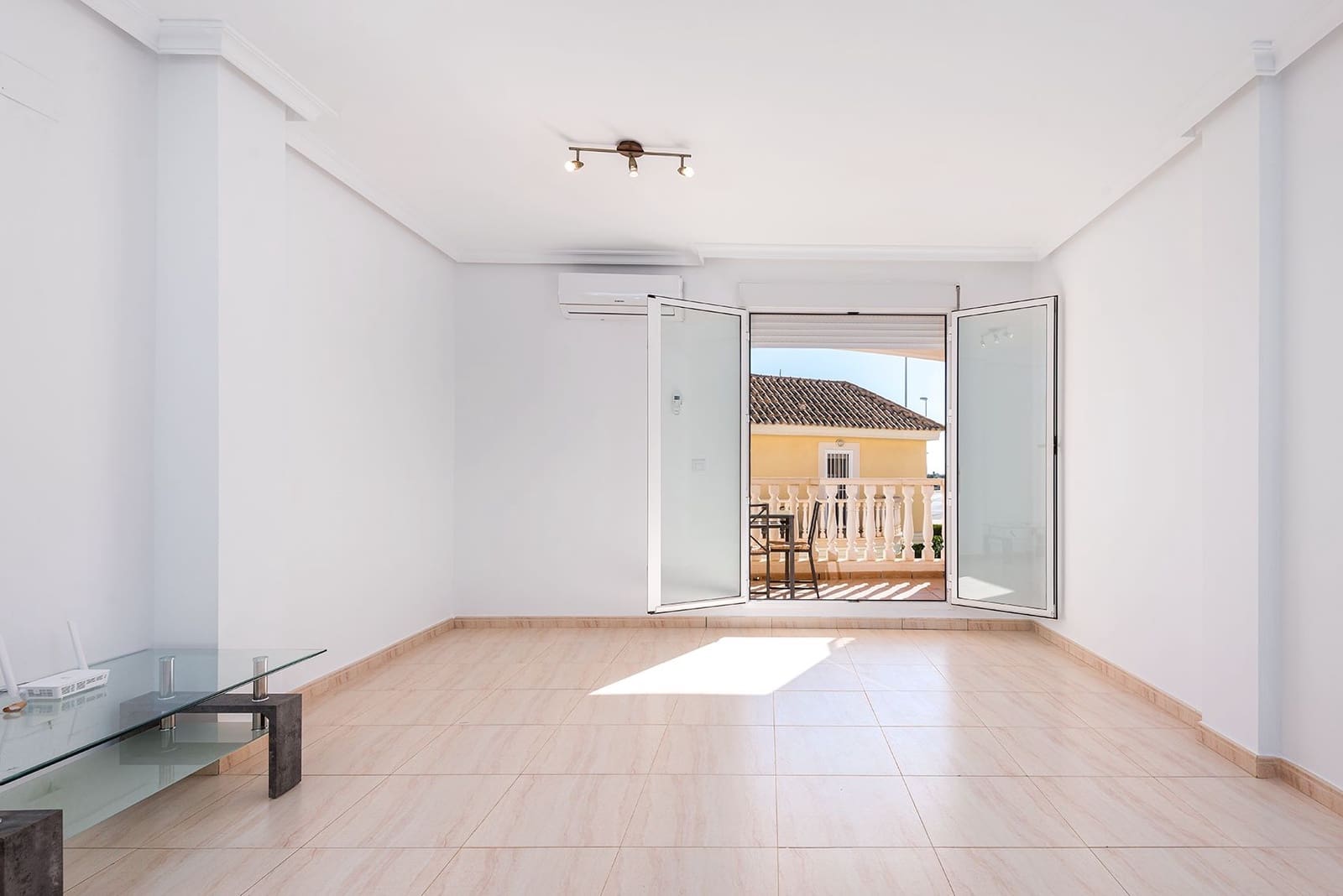 2 Zimmer Apartment zu verkaufen in Cabo Roig mit Pool - 185.000 € (Ref: 9672440)