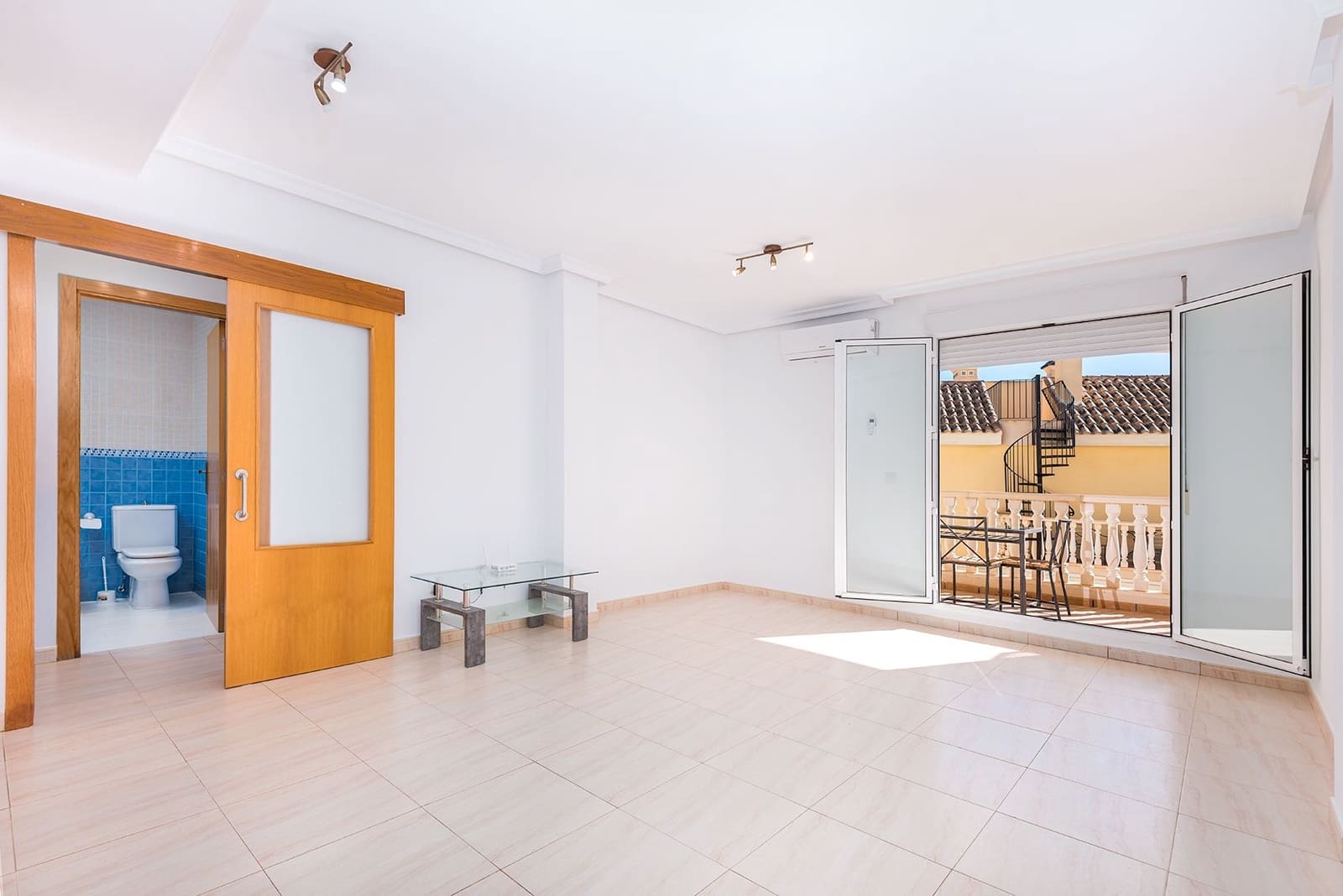 2 Zimmer Apartment zu verkaufen in Cabo Roig mit Pool - 185.000 € (Ref: 9672440)