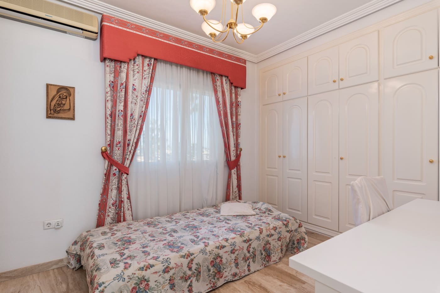 5 sypialnia Willa na sprzedaż w Dona Pepa z basenem - 800 000 € (Ref: 9676262)