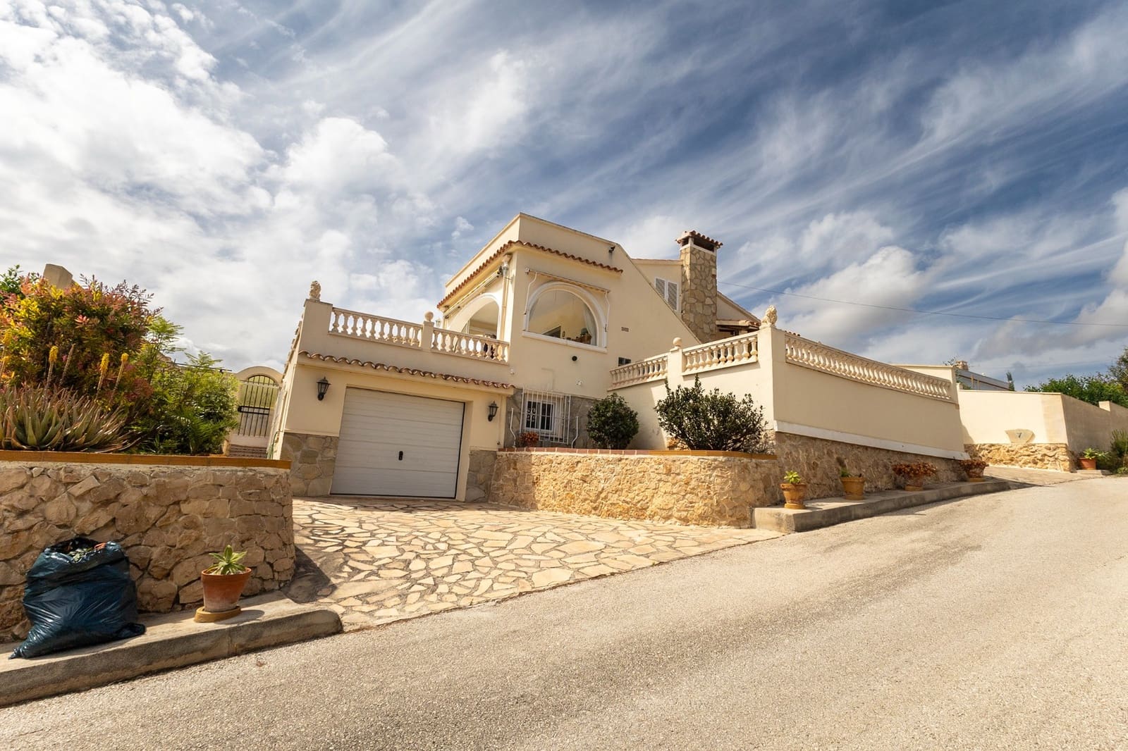 3 Zimmer Villa zu verkaufen in Moraira mit Pool - 649.000 € (Ref: 9687311)