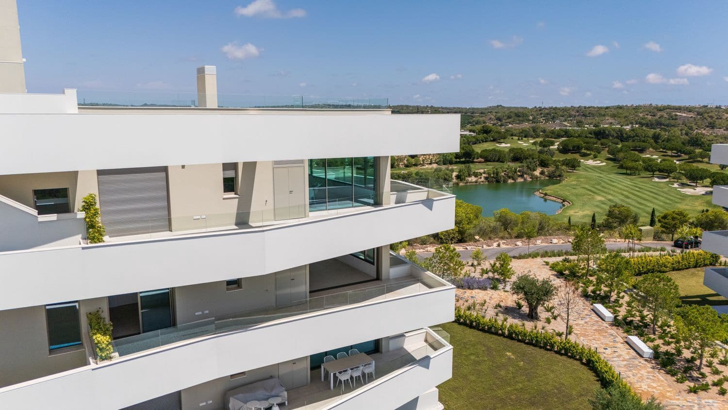 3 sovrum Lägenhet till salu i Las Colinas Golf med pool - 849 000 € (Ref: 9812565)