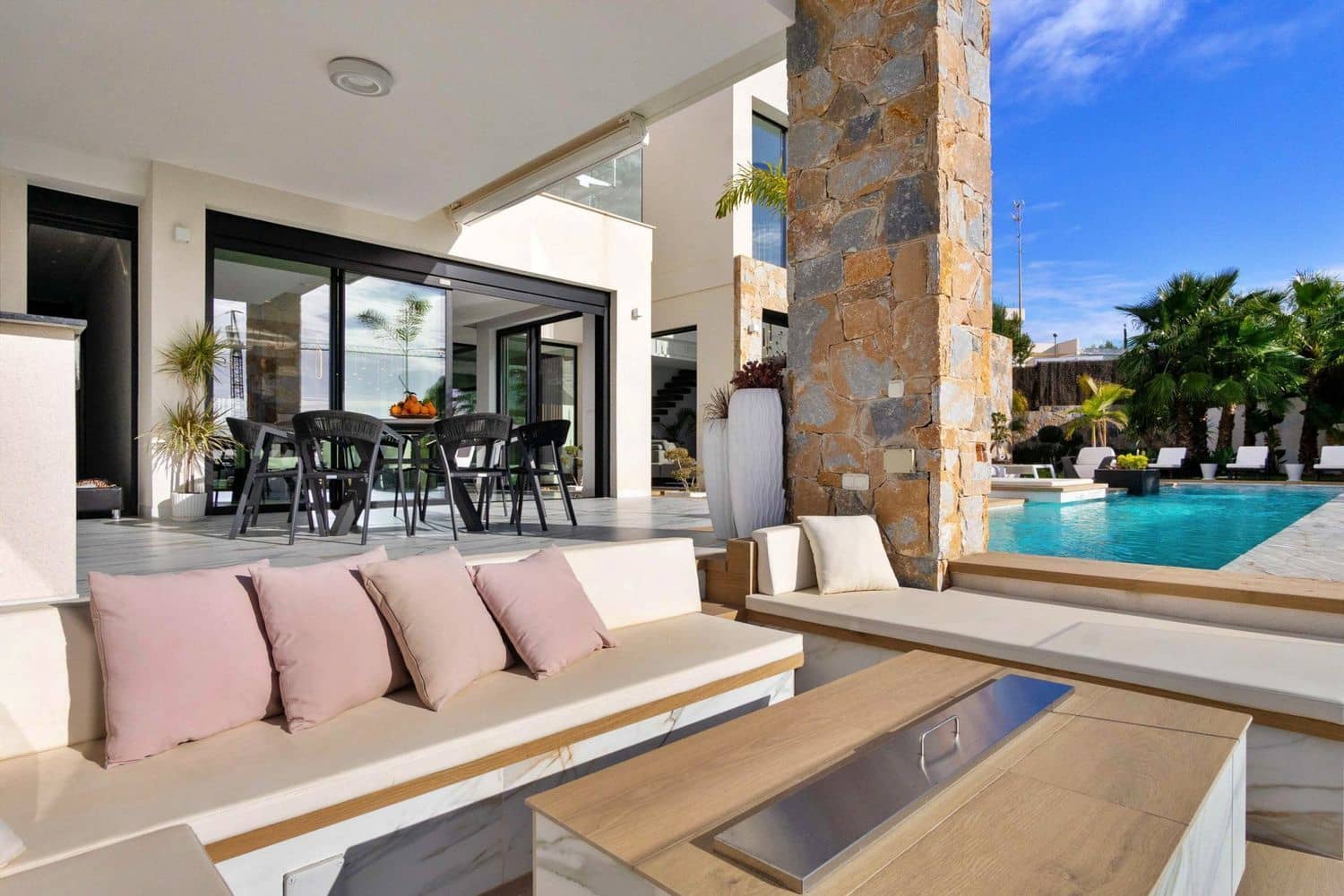 4 sovrum Villa till salu i Las Colinas Golf med pool - 2 880 000 € (Ref: 9812567)