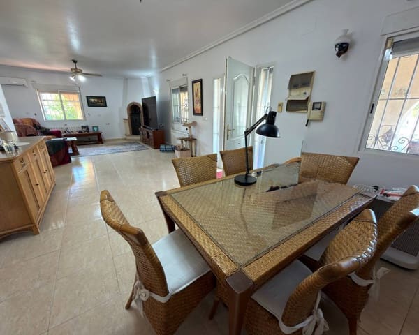 5 makuuhuone Maalaistalo myytävänä paikassa Catral mukana uima-altaan - 595 000 € (Ref: 9812570)