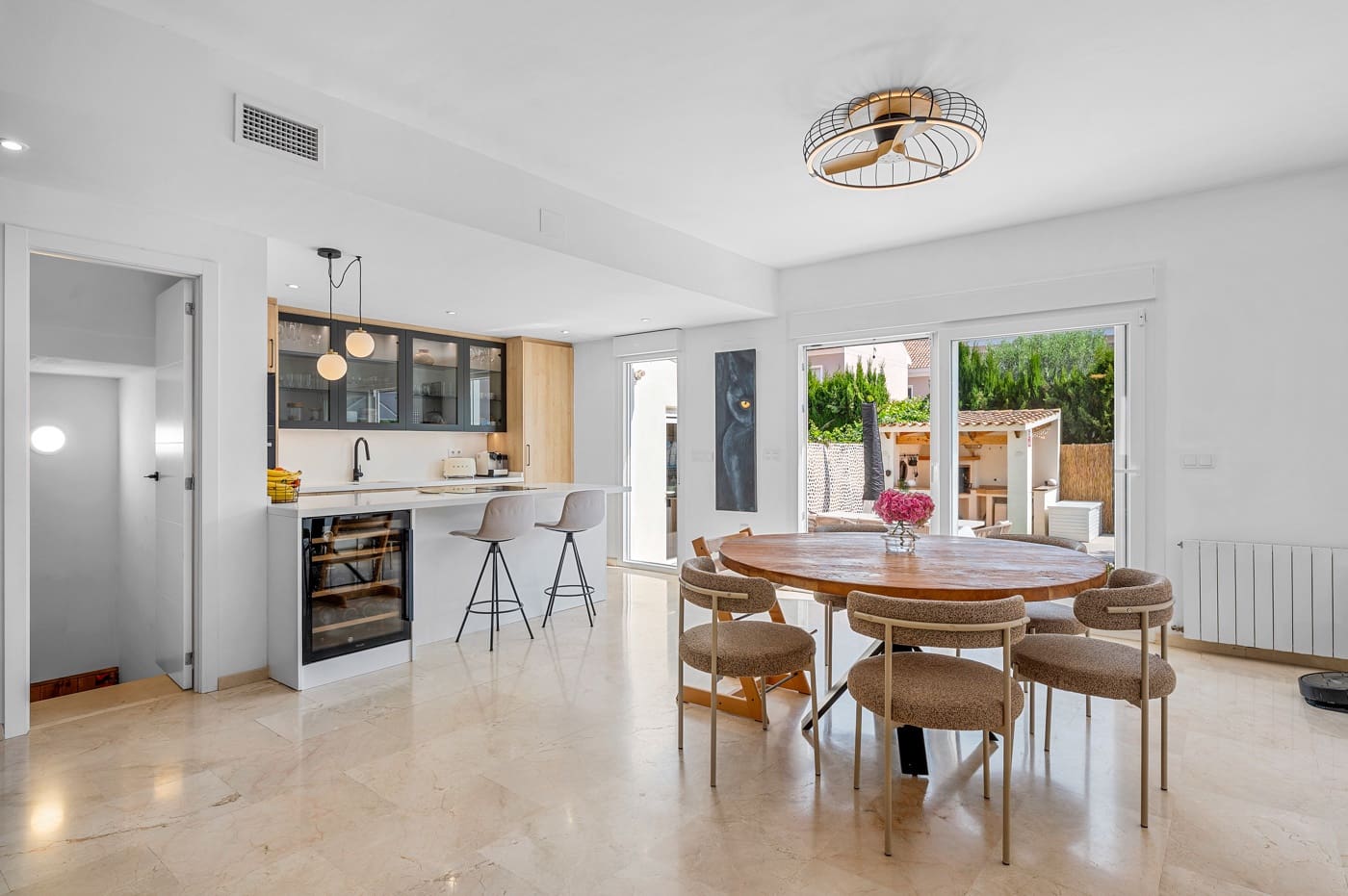 4 bedroom Townhouse for sale in Playa de San Juan with pool - € 669,000 (Ref: 9844196)