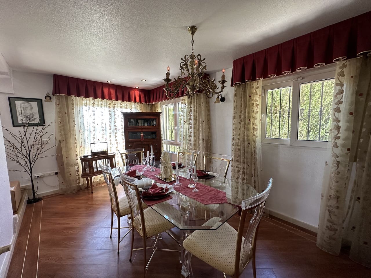 5 Zimmer Villa zu verkaufen in Villamartin mit Pool - 635.000 € (Ref: 9848082)