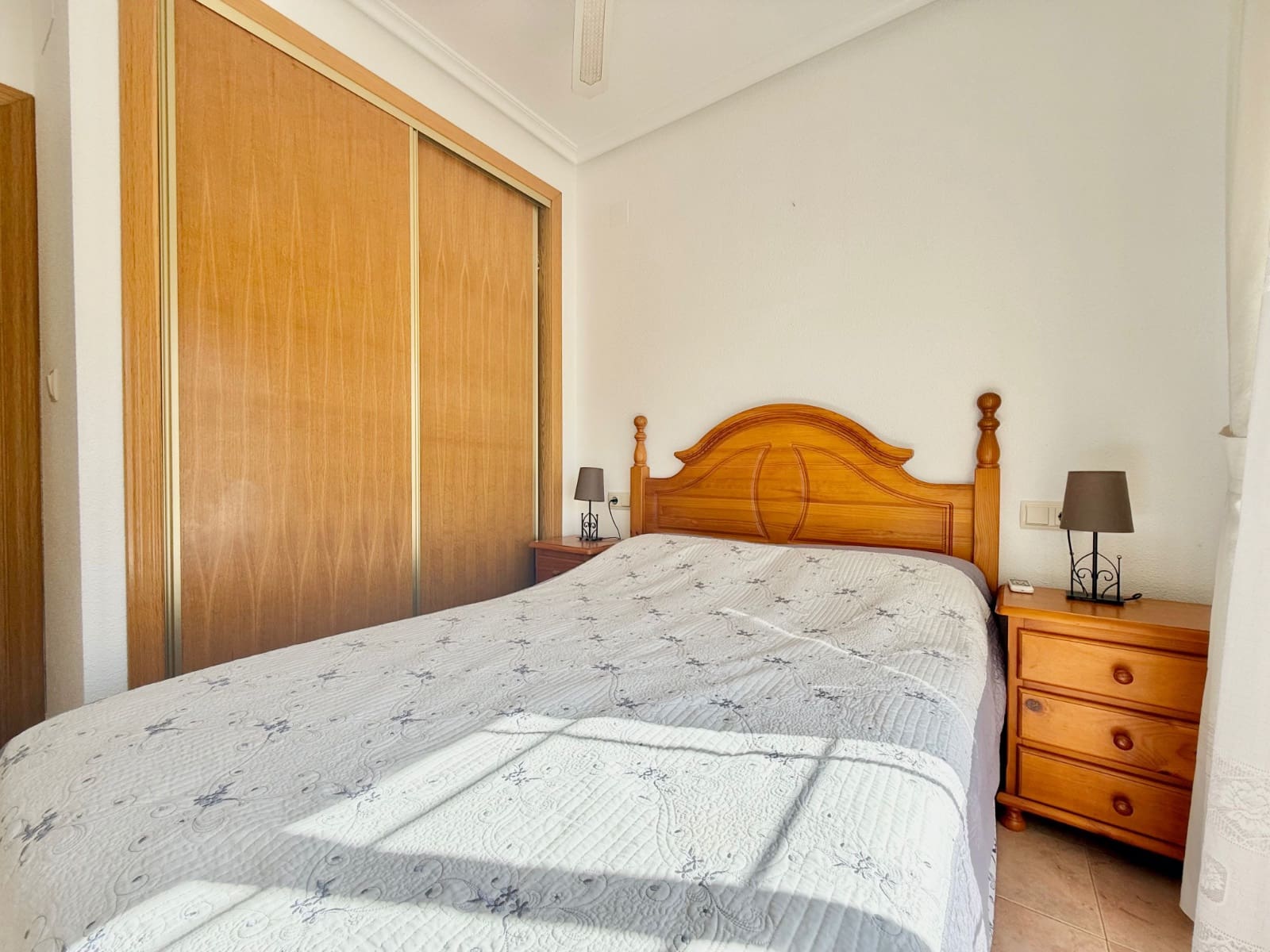 3 soverom Kjedet enebolig til salgs i Guardamar del Segura med svømmebasseng - € 185 000 (Ref: 9848096)