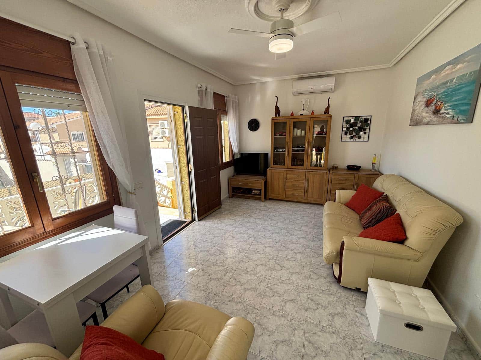 2 slaapkamer Villa te koop in Ciudad Quesada met zwembad - € 210.000 (Ref: 9850478)