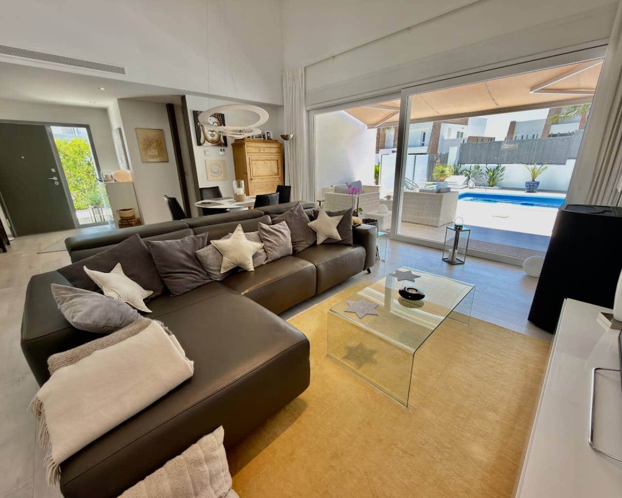 3 bedroom Villa for sale in Algorfa with pool - € 585,000 (Ref: 9867435)