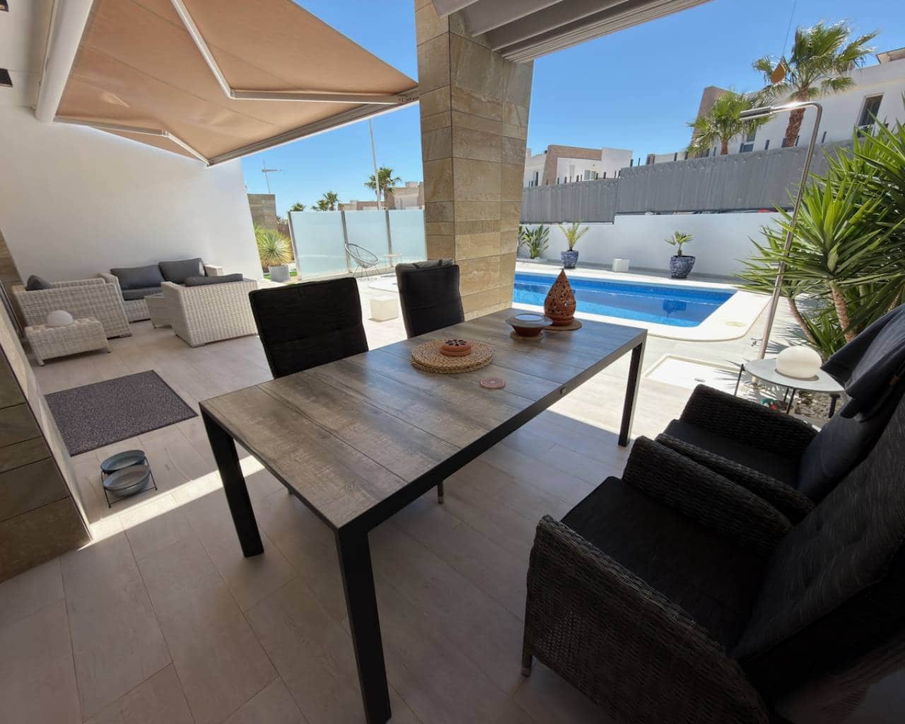 3 bedroom Villa for sale in Algorfa with pool - € 585,000 (Ref: 9867435)
