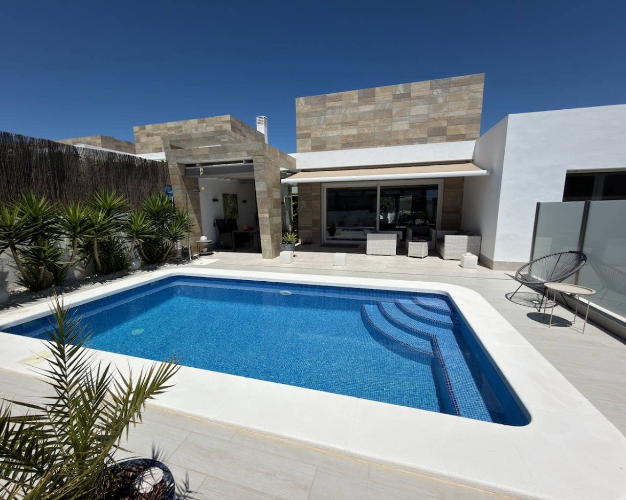 3 bedroom Villa for sale in Algorfa with pool - € 585,000 (Ref: 9867435)