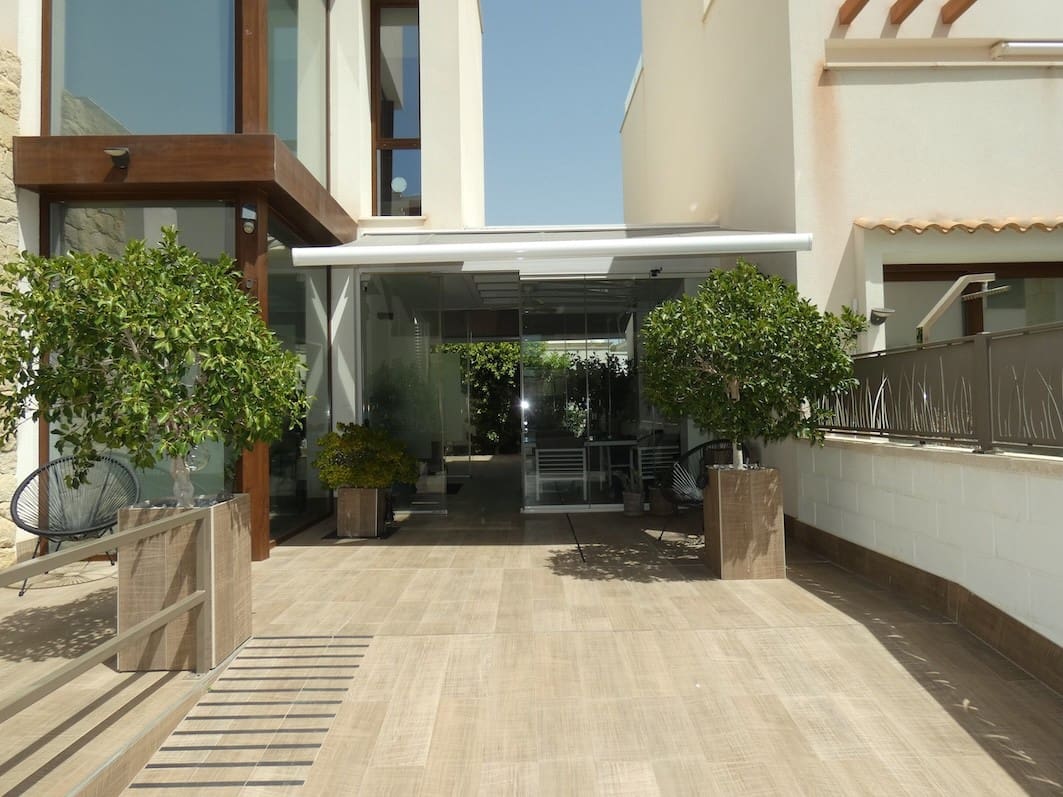 3 bedroom Villa for sale in Ciudad Quesada with pool - € 445,000 (Ref: 9918749)