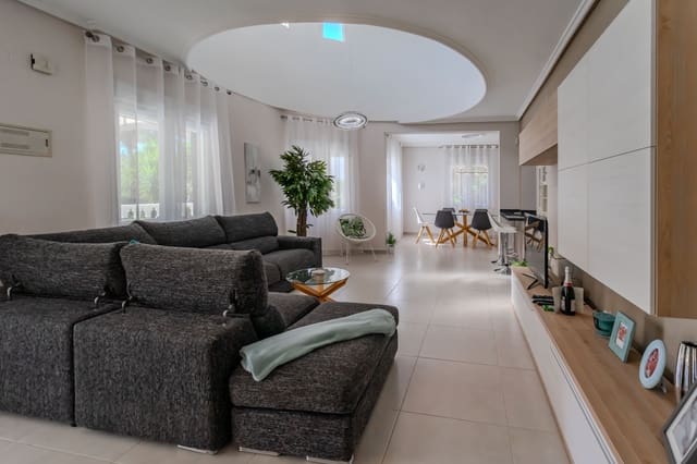 4 soveværelse Villa til salg i Ciudad Quesada, Rojales med swimmingpool garage - € 599.000 (Ref: 9956594)