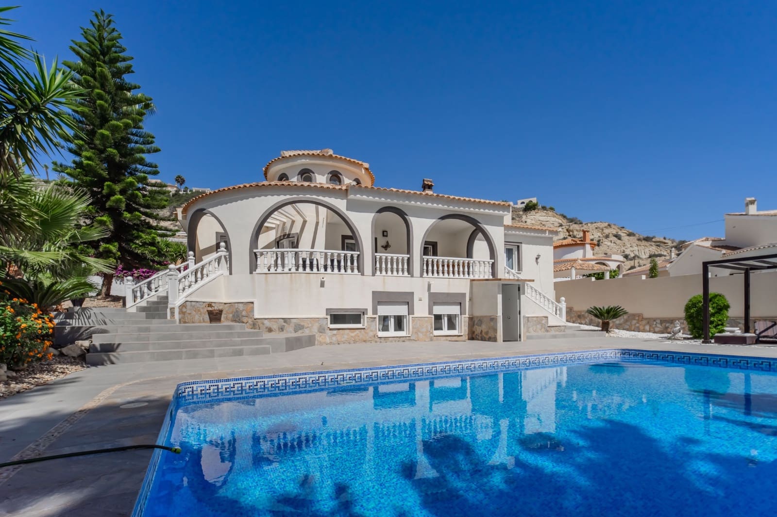 4 soveværelse Villa til salg i Ciudad Quesada med swimmingpool garage - € 599.000 (Ref: 9956594)