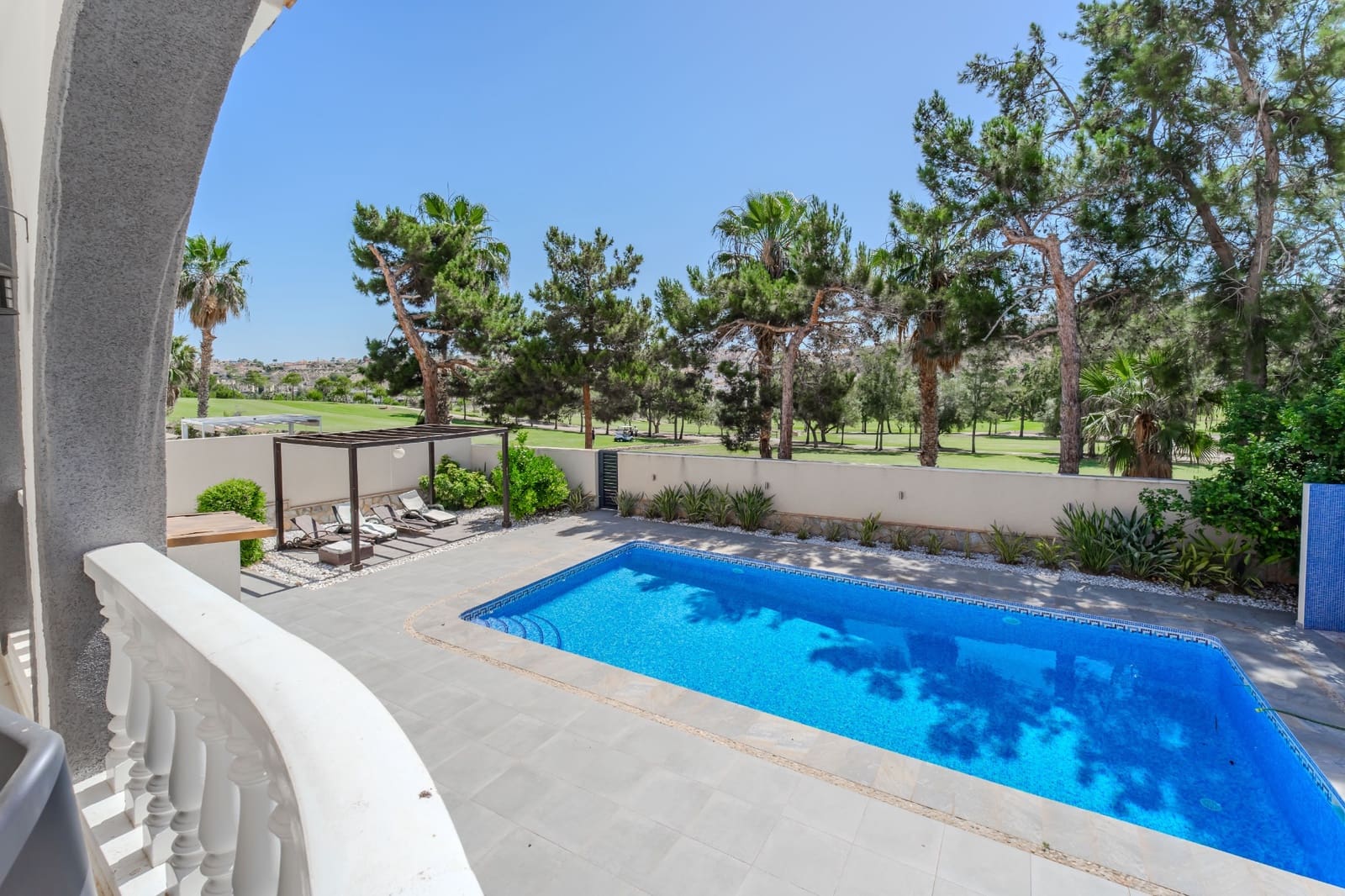 4 soveværelse Villa til salg i Ciudad Quesada med swimmingpool garage - € 599.000 (Ref: 9956594)