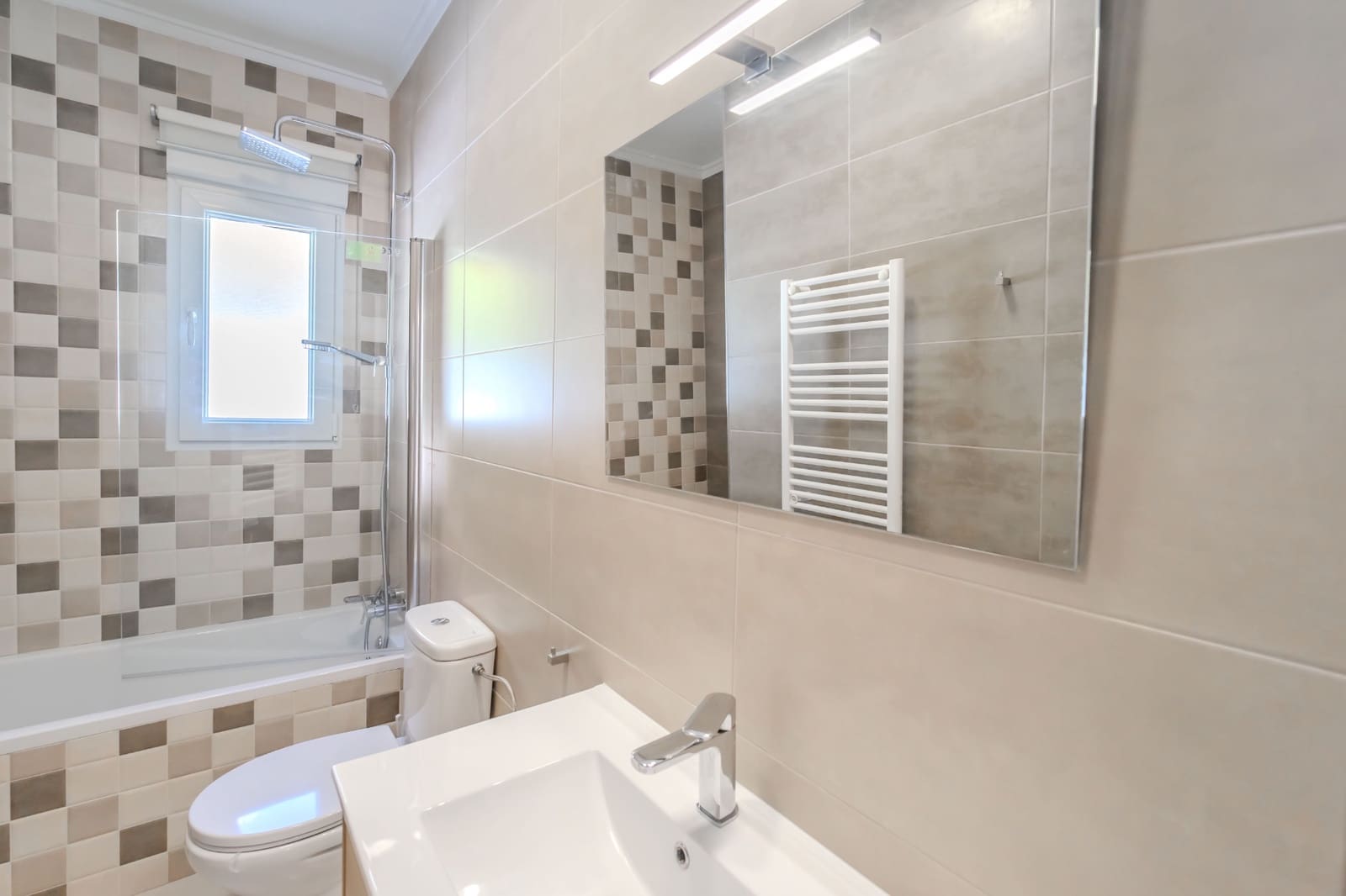 4 soveværelse Villa til salg i Ciudad Quesada med swimmingpool garage - € 599.000 (Ref: 9956594)