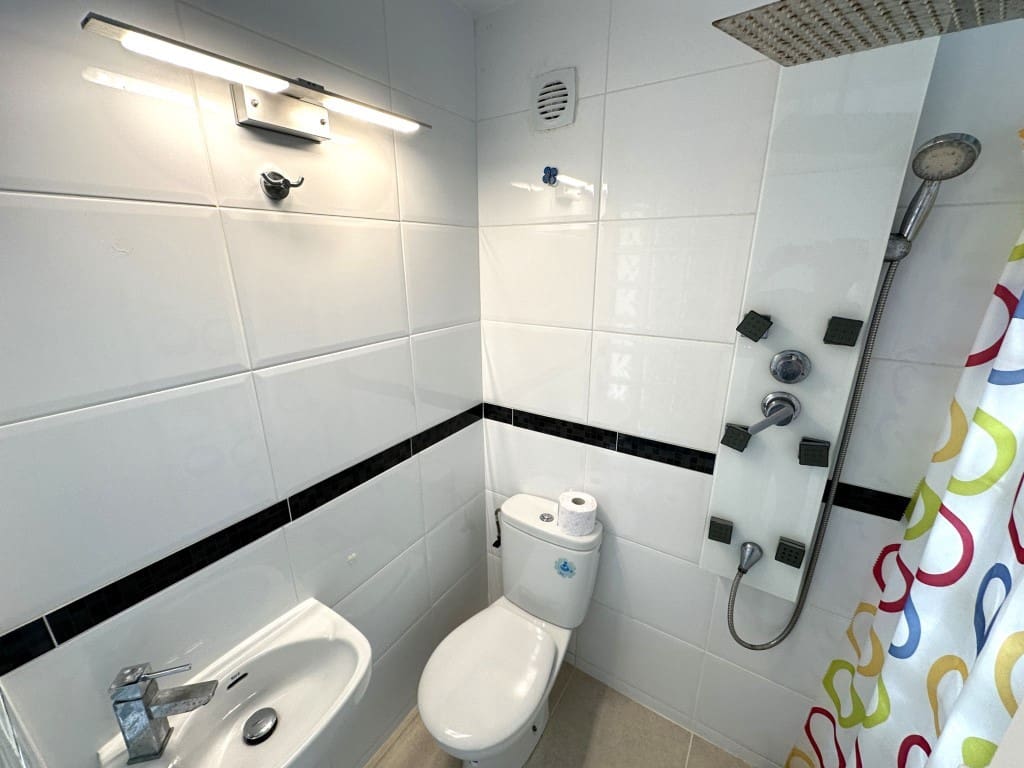 Chalet de 3 habitaciones en Ciudad Quesada en venta con piscina - 549.950 € (Ref: 9956599)