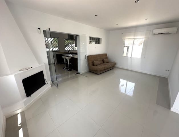 Chalet de 3 habitaciones en Ciudad Quesada, Rojales en venta con piscina - 549.950 € (Ref: 9956599)