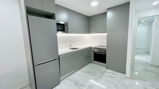 2 soveværelse Lejlighed til salg i Centro, Torrevieja - € 239.000 (Ref: 9985779)