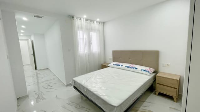 2 soveværelse Lejlighed til salg i Centro, Torrevieja - € 239.000 (Ref: 9985779)