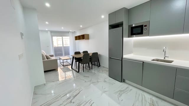 2 soveværelse Lejlighed til salg i Centro, Torrevieja - € 239.000 (Ref: 9985779)