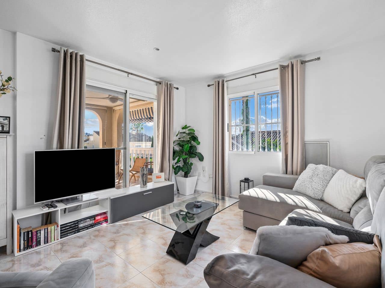2 sypialnia Willa na sprzedaż w Benimar z basenem - 395 000 € (Ref: 9985790)