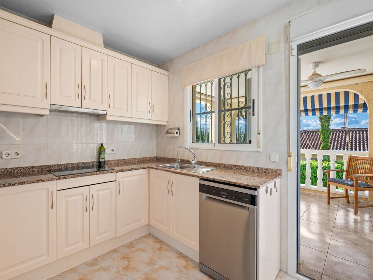 2 sypialnia Willa na sprzedaż w Benimar z basenem - 395 000 € (Ref: 9985790)