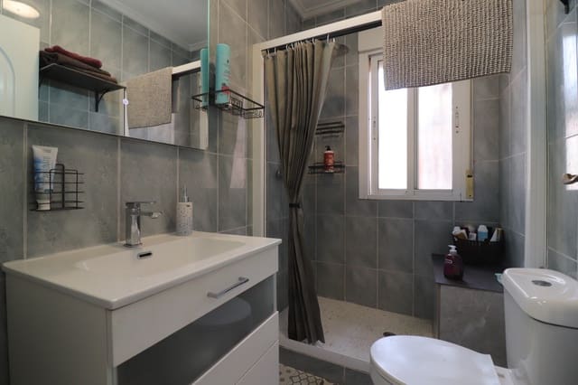 4 soverom Kjedet enebolig til salgs i Benijófar med svømmebasseng - € 369 950 (Ref: 9985791)