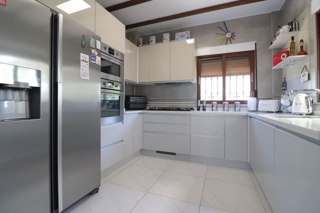 3 Zimmer Villa zu verkaufen in Formentera del Segura mit Pool Garage - 425.000 € (Ref: 9985793)