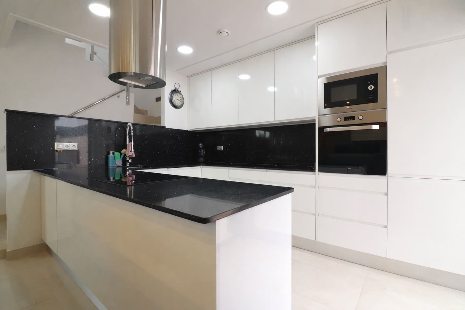 3 soveværelse Villa til salg i Benijofar med swimmingpool garage - € 380.000 (Ref: 9985796)