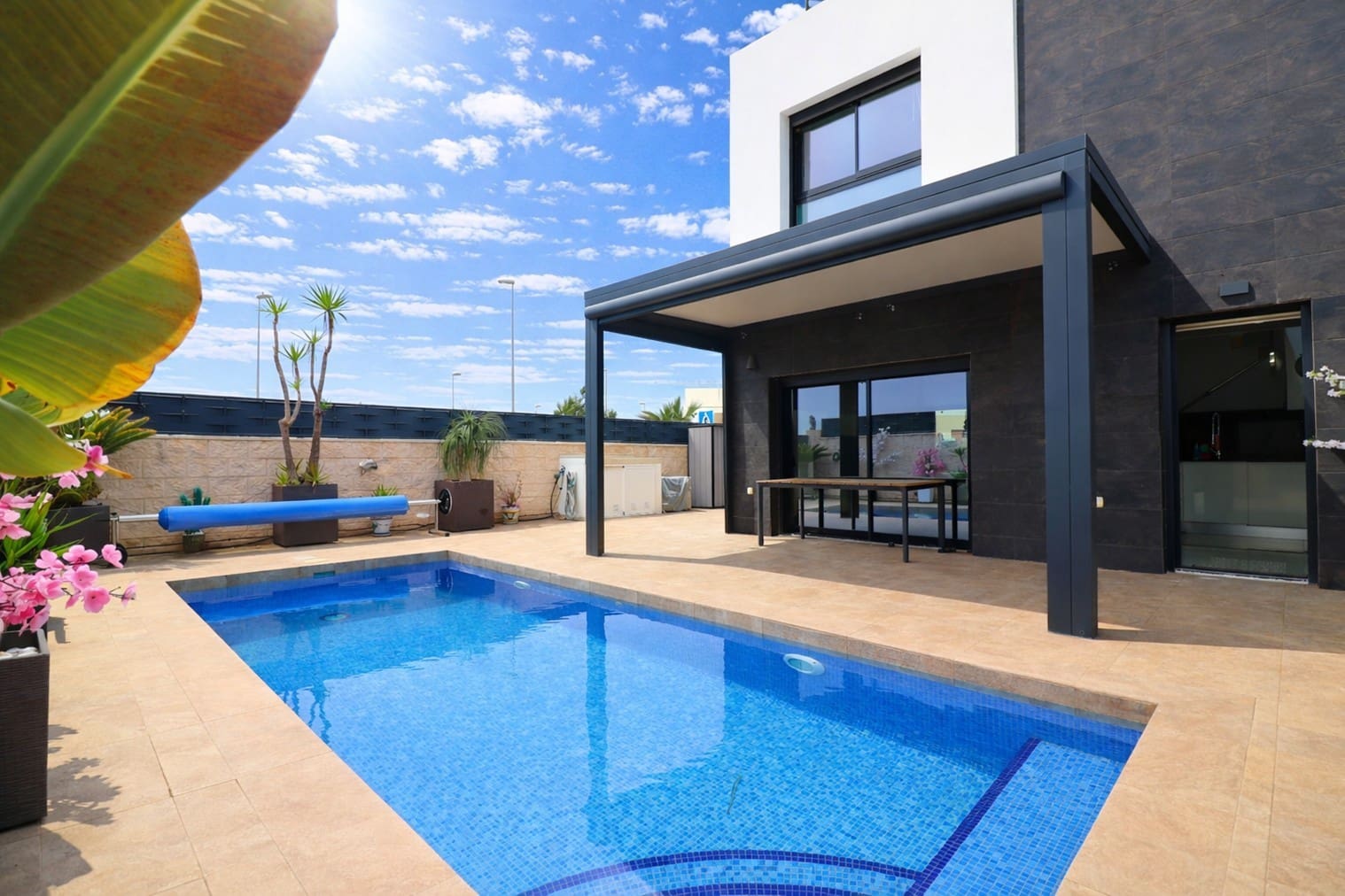 3 soveværelse Villa til salg i Benijofar med swimmingpool garage - € 380.000 (Ref: 9985796)