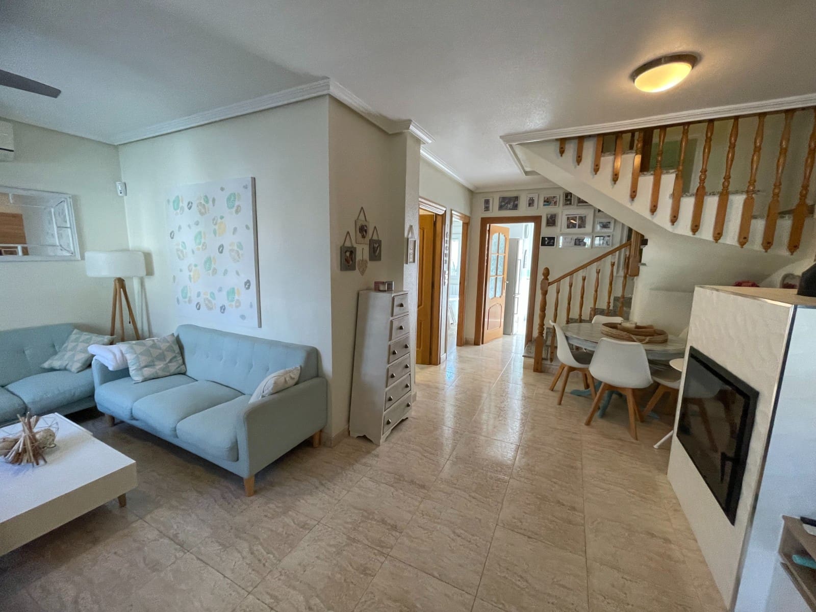 3 makuuhuone Omakotitalo myytävänä paikassa Torre de la Horadada mukana uima-altaan - 355 000 € (Ref: 9985797)
