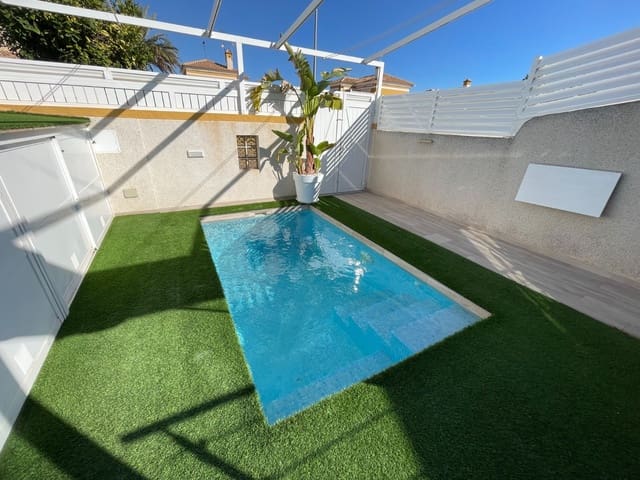 3 soverom Hus til salgs i Torre de la Horadada, Pilar de la Horadada med svømmebasseng - € 355 000 (Ref: 9985797)