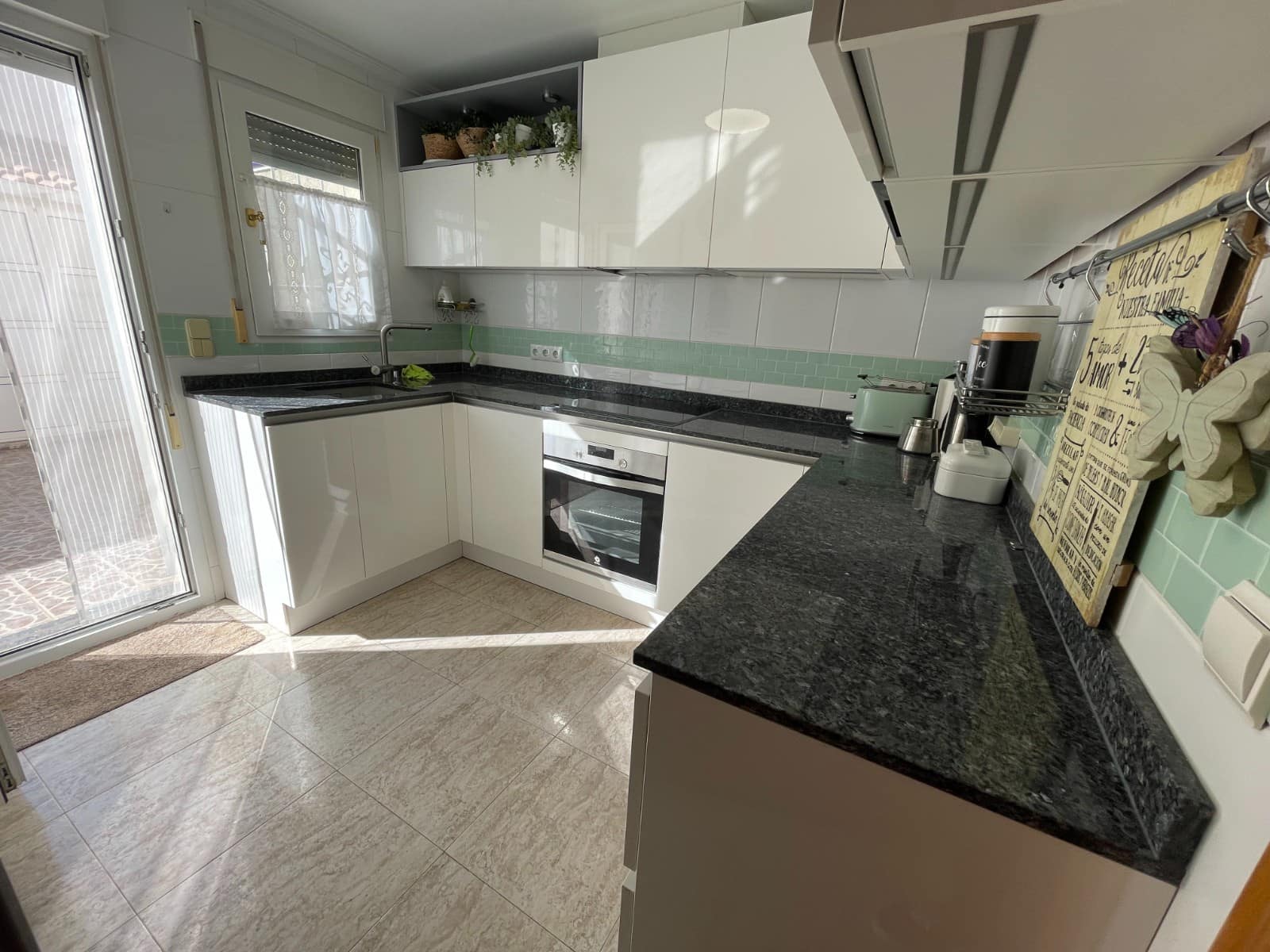 3 makuuhuone Omakotitalo myytävänä paikassa Torre de la Horadada mukana uima-altaan - 355 000 € (Ref: 9985797)