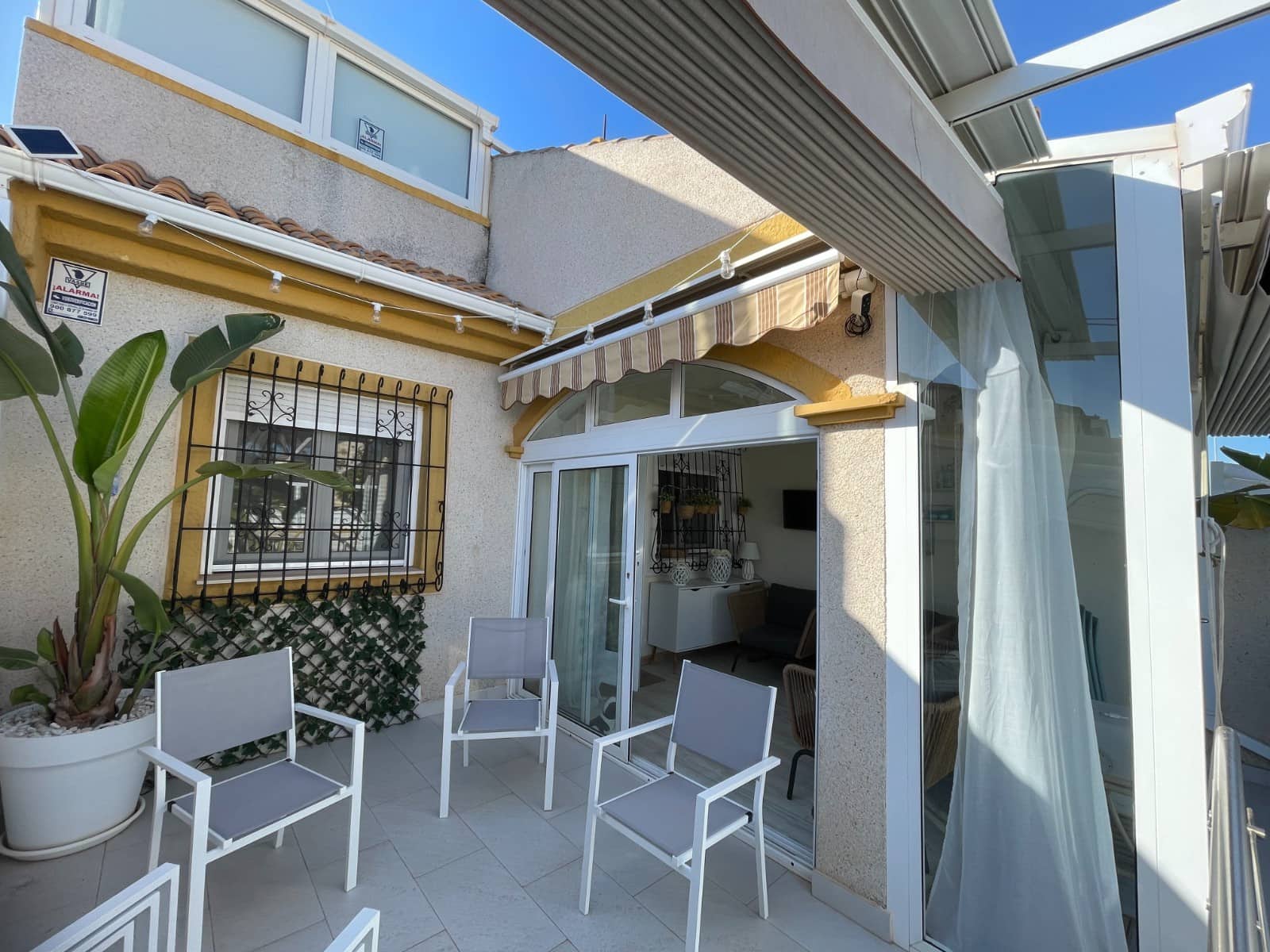 3 makuuhuone Omakotitalo myytävänä paikassa Torre de la Horadada mukana uima-altaan - 355 000 € (Ref: 9985797)