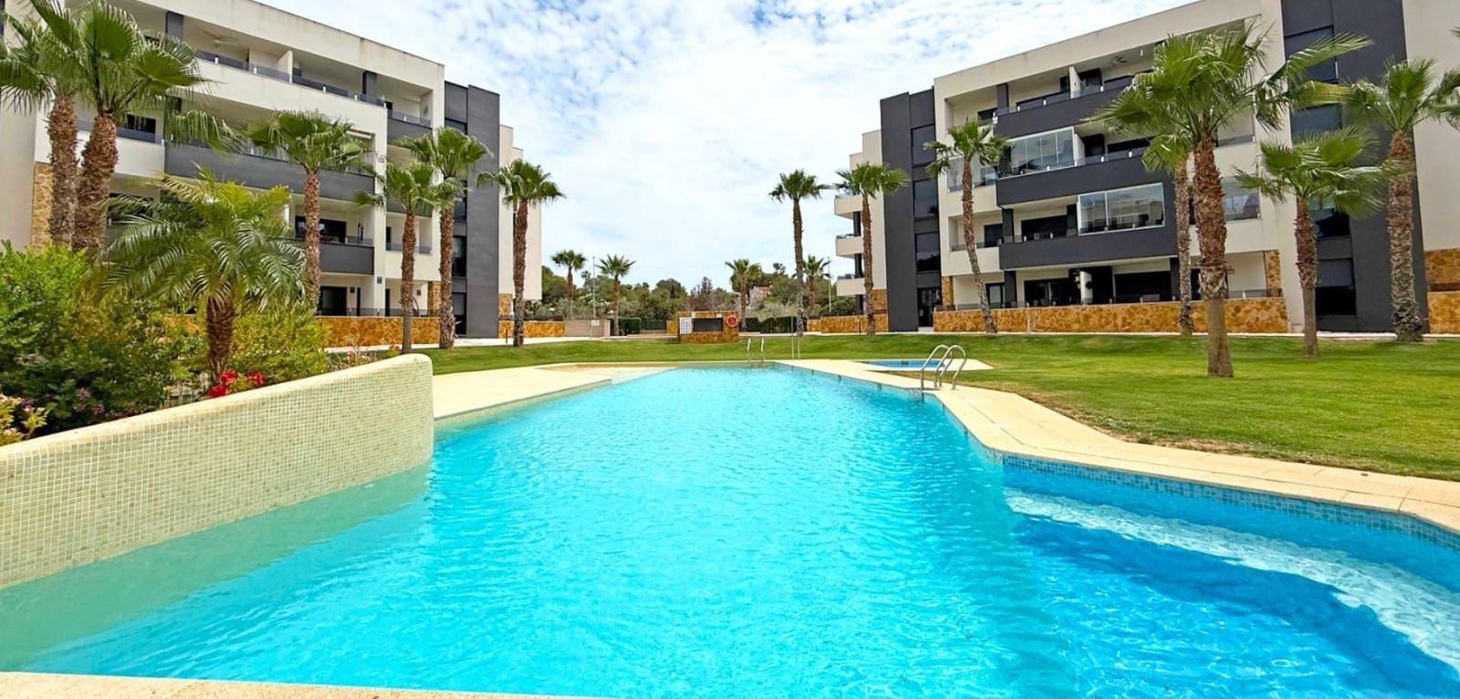 2 soveværelse Lejlighed til salg i Los Altos med swimmingpool garage - € 249.000 (Ref: 9985802)