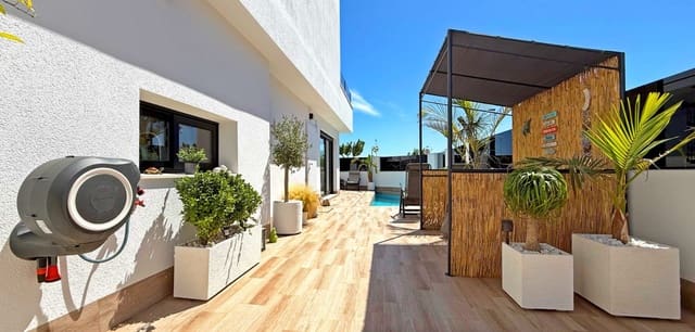2 soverom Villa til salgs i San Pedro del Pinatar ciudad, San Pedro del Pinatar med svømmebasseng garasje - € 495 000 (Ref: 9985804)