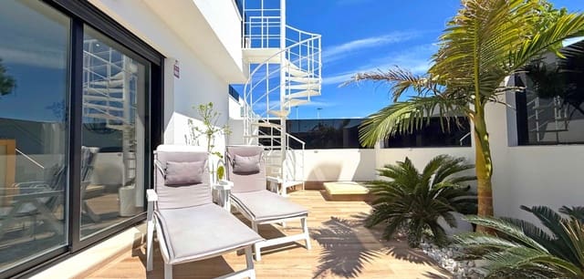 2 soverom Villa til salgs i San Pedro del Pinatar ciudad, San Pedro del Pinatar med svømmebasseng garasje - € 495 000 (Ref: 9985804)