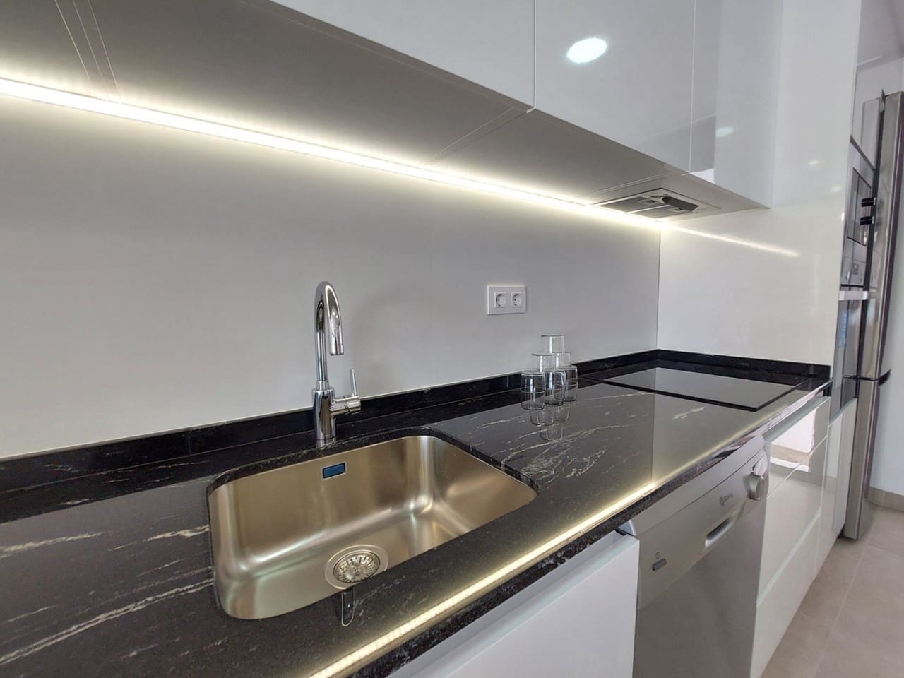 3 chambre Villa/Maison à vendre à San Pedro del Pinatar avec piscine - 395 000 € (Ref: 9985806)