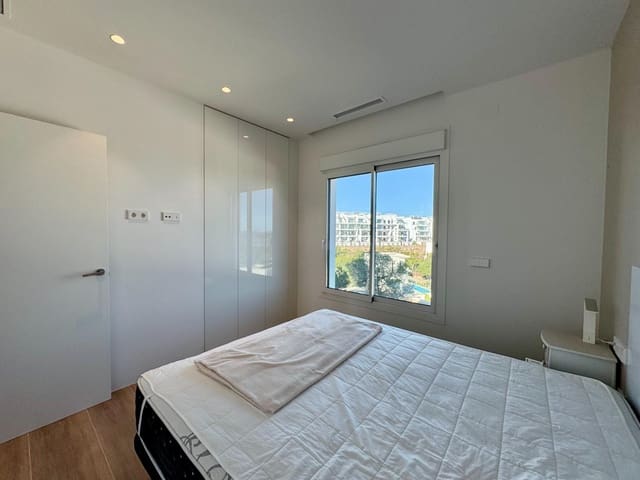 Apartamento de 3 habitaciones en Las Colinas Golf, Orihuela en venta con piscina garaje - 469.000 € (Ref: 9985815)