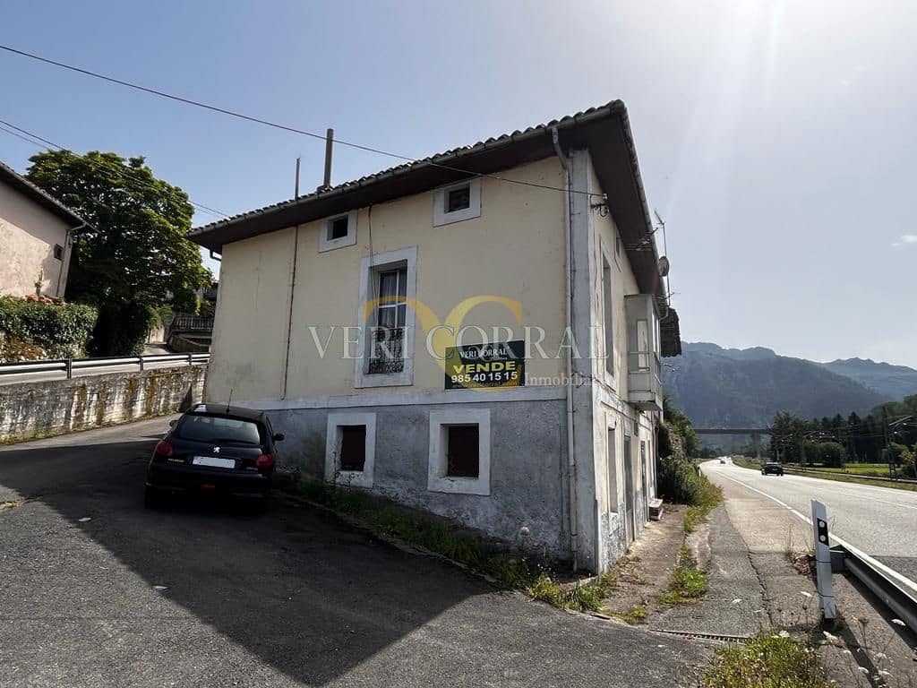 5 bedroom Townhouse for sale in Ribadesella - € 75,000 (Ref: 9443428)