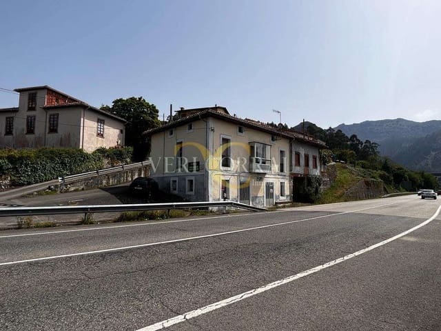 5 bedroom Townhouse for sale in Ribadesella - € 75,000 (Ref: 9443428)