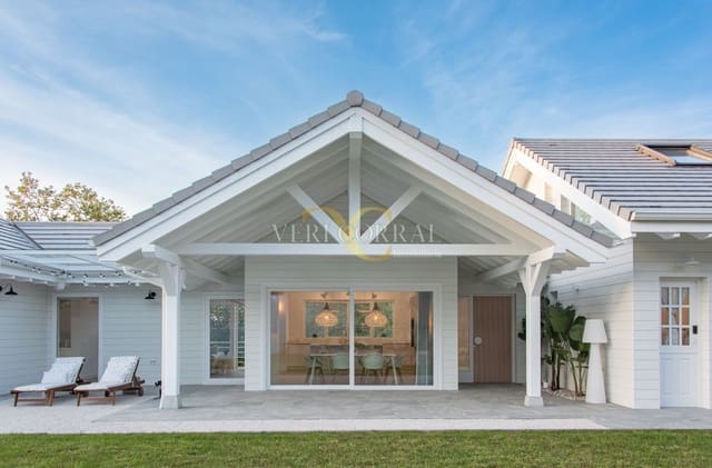 3 bedroom Villa for sale in Llanes - € 1,300,000 (Ref: 9443430)